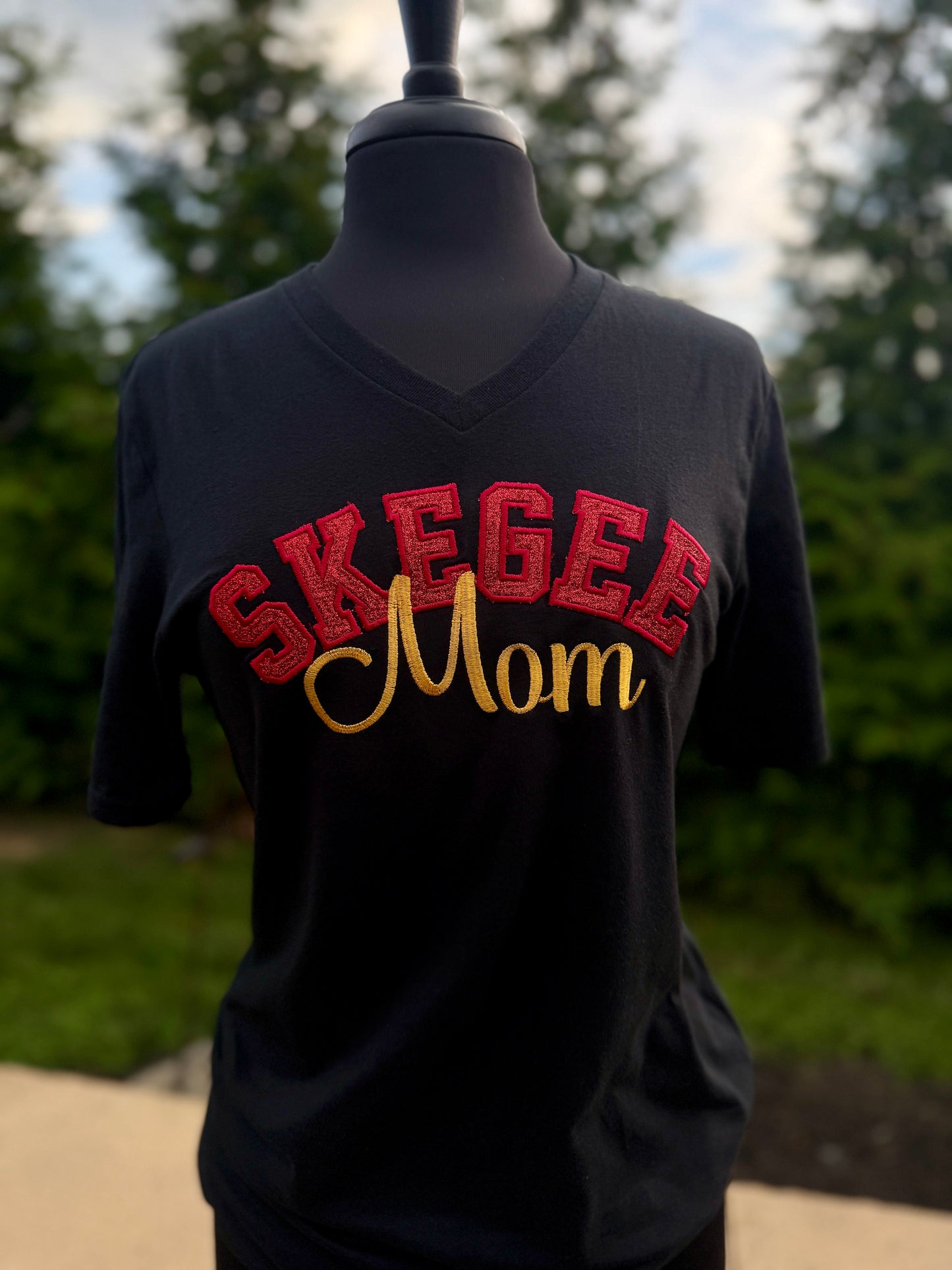 Skegee Mom Glitter Tee